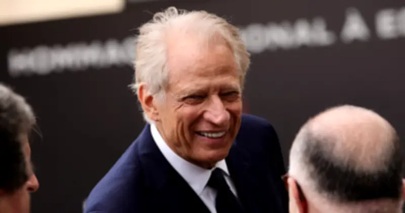 Les grandes tablées de Bernard Cazeneuve et l'atout Mediapart de Dominique de Villepin