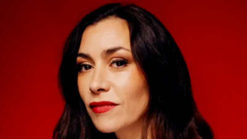 Lettre ouverte d'Olivia Ruiz à l'Occitanie : 'Tu m'as déçue' sur l'accueil des exilés