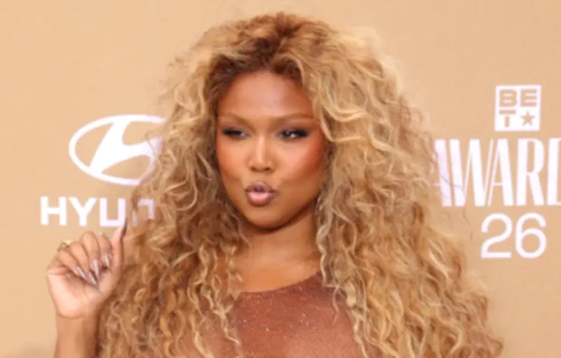 Lizzo encaisse la déception des ventes de son album 'Bitch'