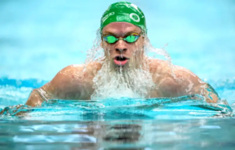 Léon Marchand remporte le 400 m quatre nages en 4'04''56 aux Championnats de France