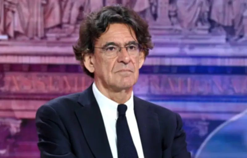 Luc Ferry traite la ministre de la Transition écologique de « grosse » et fait une comparaison avec les camps nazis