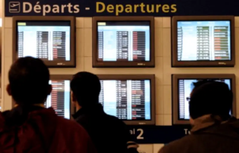 L'UE négocie les droits des passagers aériens : indemnisations et bagages en jeu
