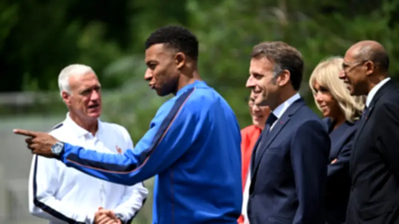 Macron voit les Bleus en finale de la Coupe du monde 2026