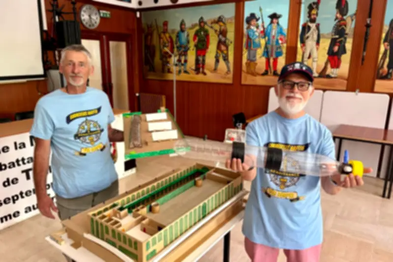 Maquette de musée pour sous-marin à Toulon présentée à la mairie