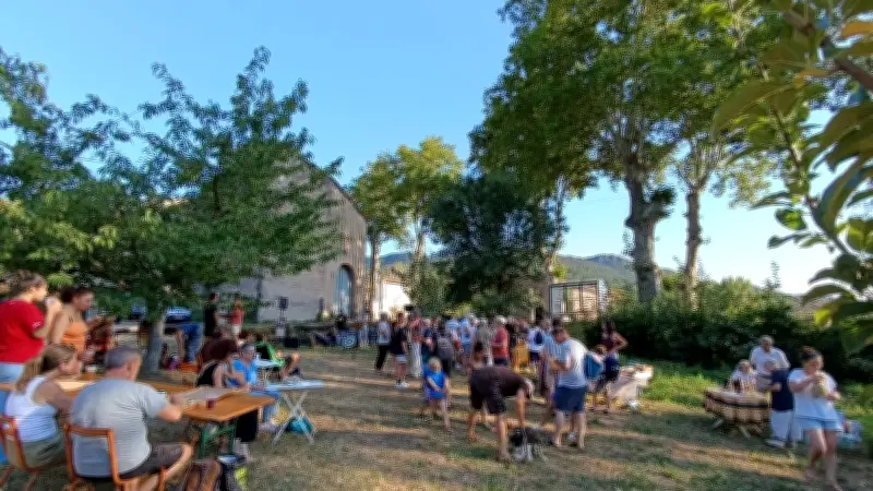 Marché de printemps pour le festival Manger comme on sème à Saint-Étienne-de-Gourgas