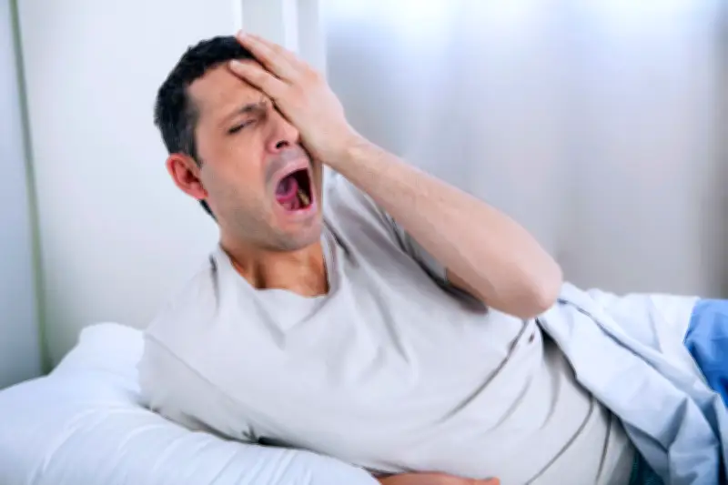 Mauvaise haleine au réveil : 3 astuces pour l'éviter