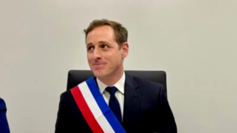 Menaces au marteau sur un maire et des policiers : un an de prison