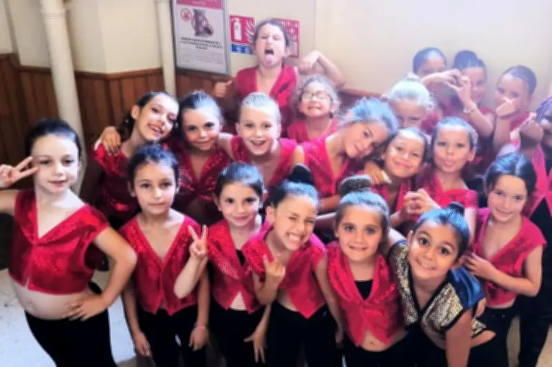 Menton : 250 danseurs de l'école Ceschel présentent « Le chapiteau oublié »