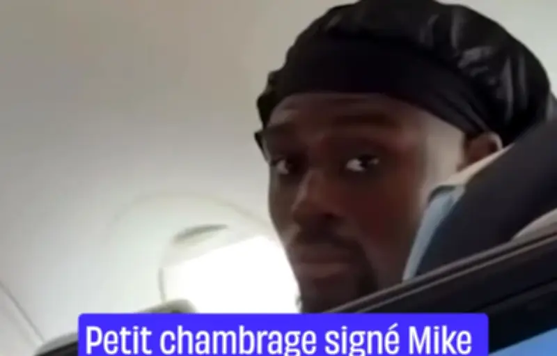 Mike Maignan taquine ses coéquipiers adeptes du bonnet en satin