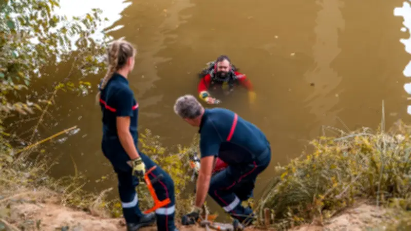 Miracle à Saint-Laurent-d’Aigouze : un octogénaire indemne après une chute dans un marécage