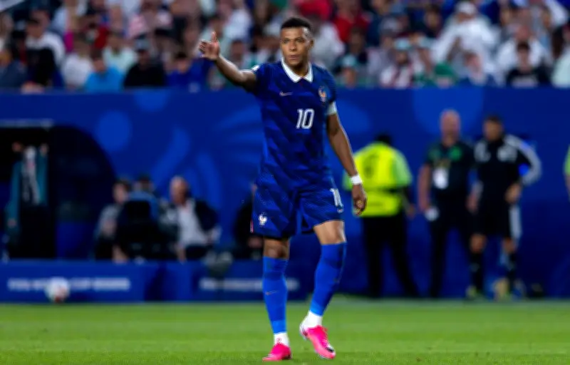 Mondial 2026 : la folie des crampons roses gagne les footballeurs