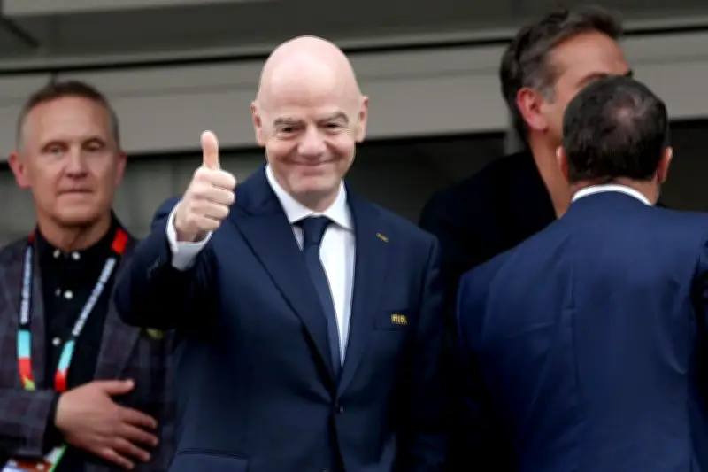 Mondial-2026 : les jets privés d'Infantino, symbole de l'empreinte carbone de la Fifa