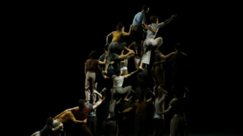 Montpellier Danse : le Collectif XY en lévitation avant Avignon
