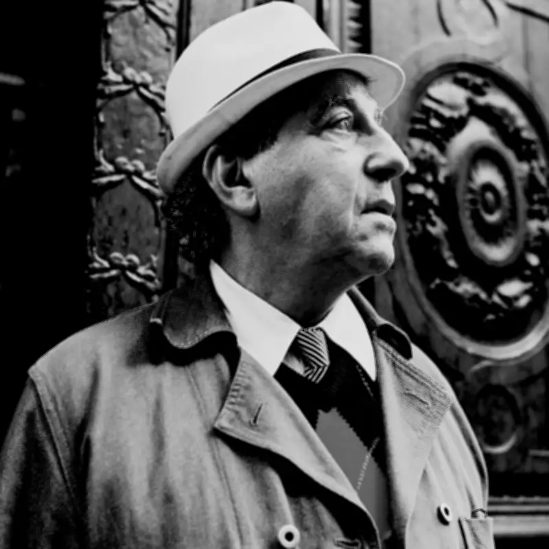 Mort d'Areski, musicien bohème un peu, beaucoup, à la folie