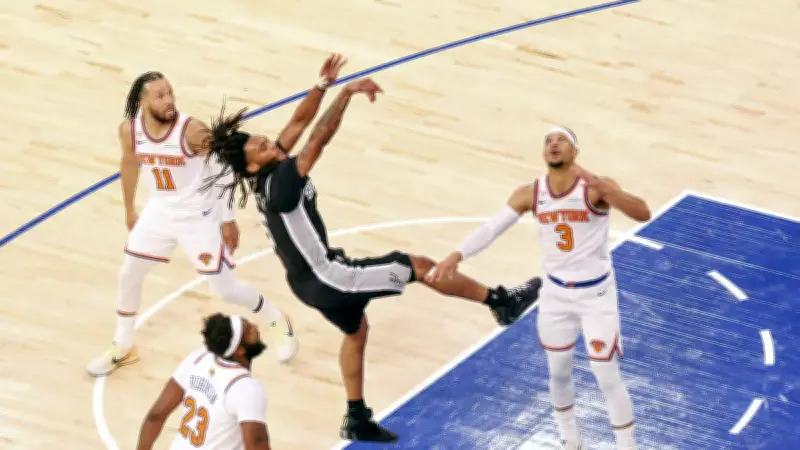 NBA : Knicks remontent 29 points, battent Spurs 107-106 et mènent 3-1