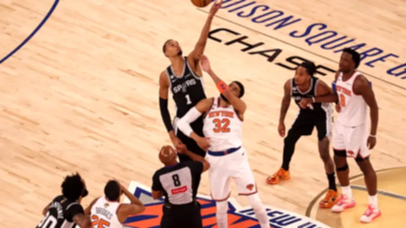 NBA : Wembanyama porte les Spurs, les Knicks mènent 2-1 en finale