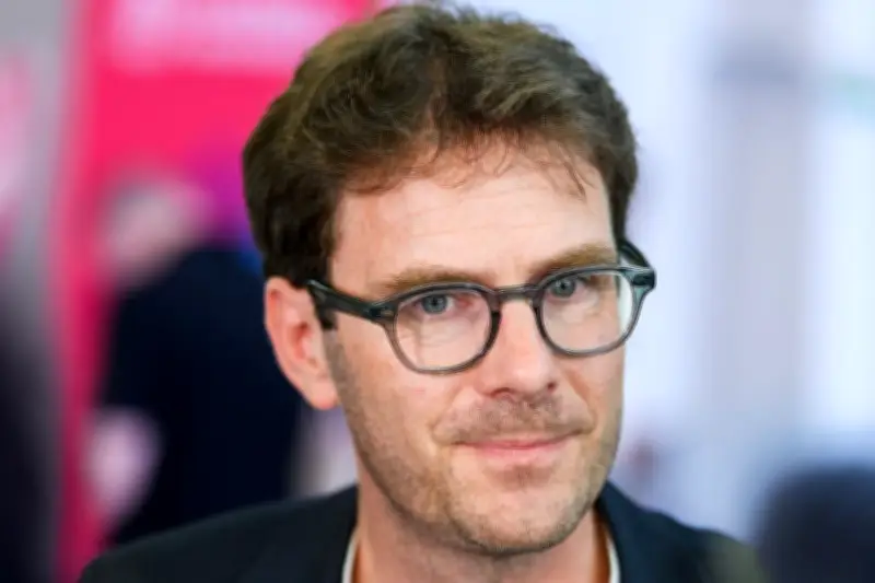 Nicolas Mayer-Rossignol annonce la récidive de son cancer de la vessie