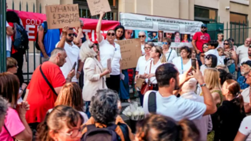 Nouveau rassemblement en blanc à Nîmes après le meurtre de Lyhanna