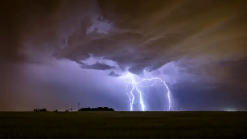 Orages : 10 départements en vigilance orange ce dimanche, 7 lundi