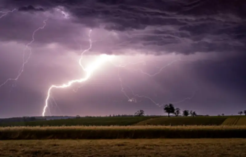 Orages violents et canicule : 10 départements en alerte orange