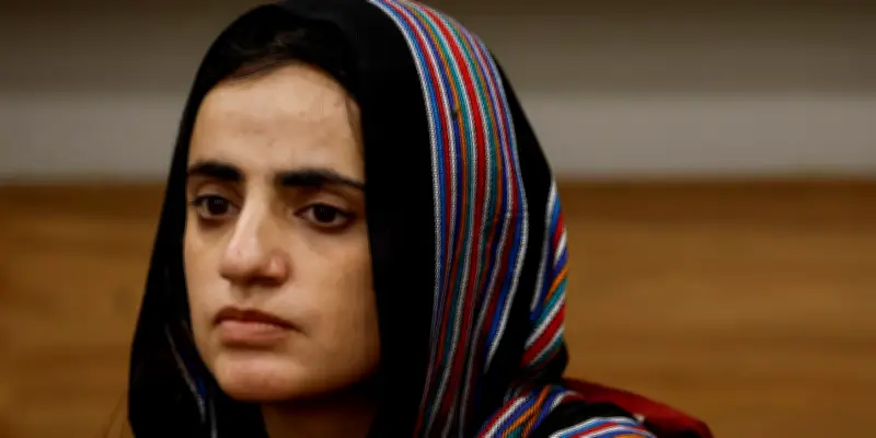 Pakistan : Mahrang Baloch, voix des Baloutches, condamnée à la prison à vie