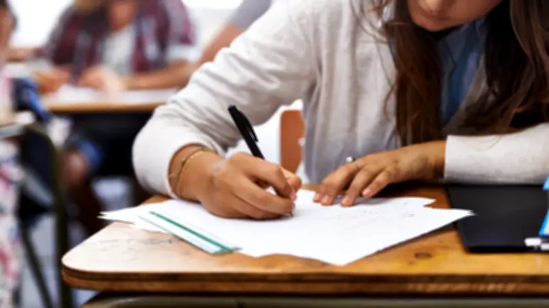 Panique au bac à Besançon : 22 élèves planchent sur le mauvais sujet