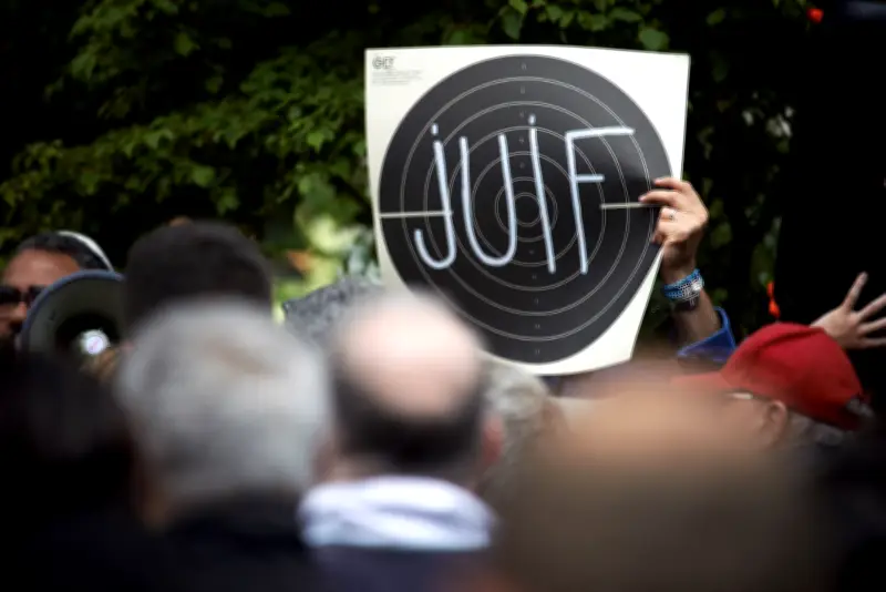 Patrick Bruel, Crif, Mélenchon : le fantasme du lobby persiste
