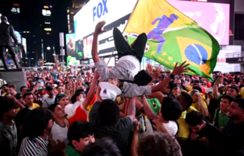 Payés 50 000 $ pour regarder la Coupe du monde à Times Square