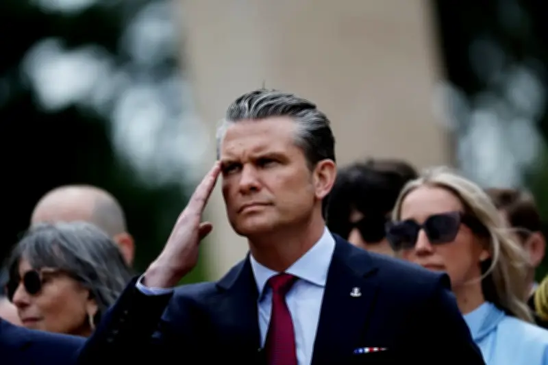 Pete Hegseth compare immigration à la Seconde Guerre mondiale sur les plages du Débarquement