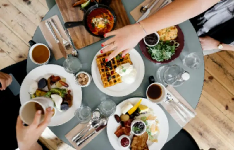 Petit déjeuner ou petit-déjeuner : l'orthographe expliquée
