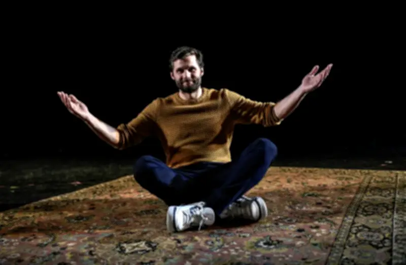 Pièce d'Alexis Michalik annulée à Castres : reprogrammée en janvier 2027