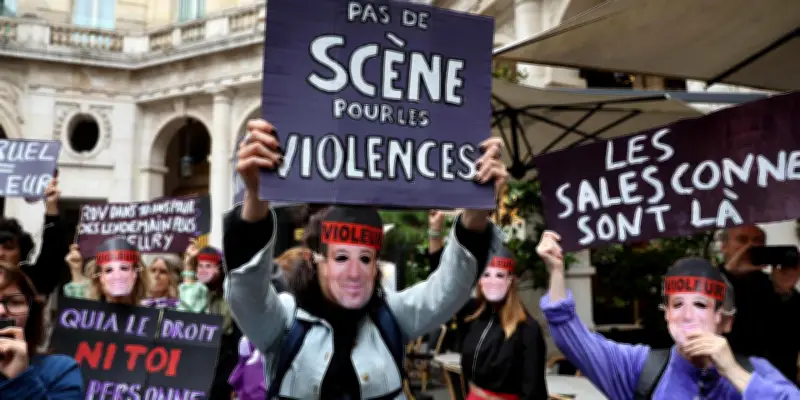Pièce de Patrick Bruel annulée après une action féministe