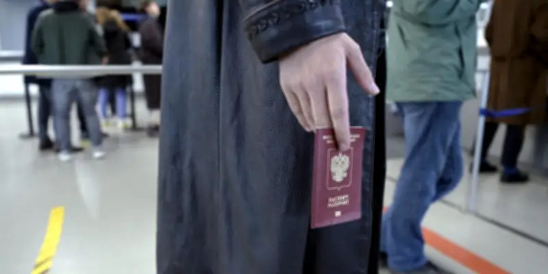 Plus de 1000 étrangers, dont 140 Français, ont obtenu un visa russe pour valeurs traditionnelles en 2025