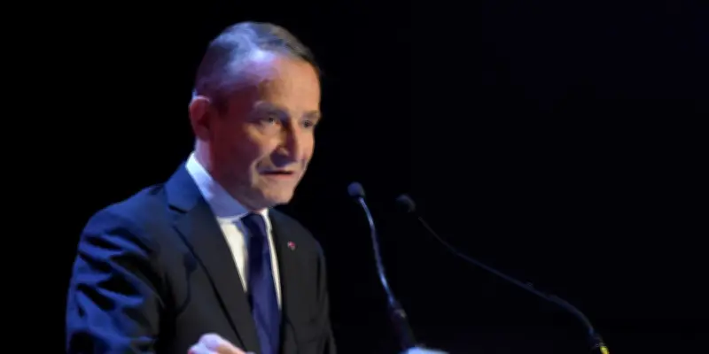 Porosité public-privé : une menace démocratique selon l'Observatoire de l'éthique publique