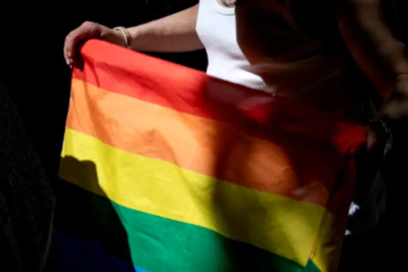 Pourquoi la bisexualité reste une notion floue et difficile à manier