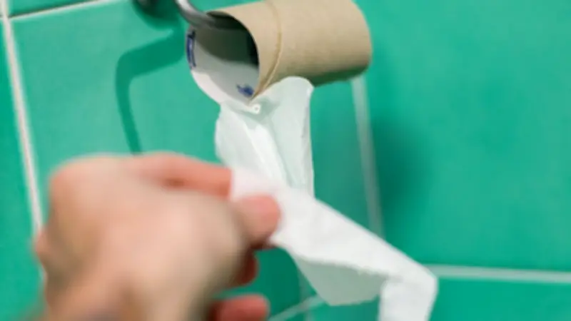 Privation de papier toilette au collège Le Pesquier : une sanction collective qui scandalise