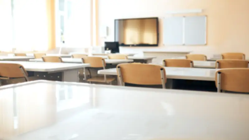 Projet de décret : un élève peut être changé d'école à cause de ses parents