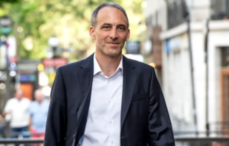 Présidentielle 2027 : Glucksmann retarde son entrée en campagne