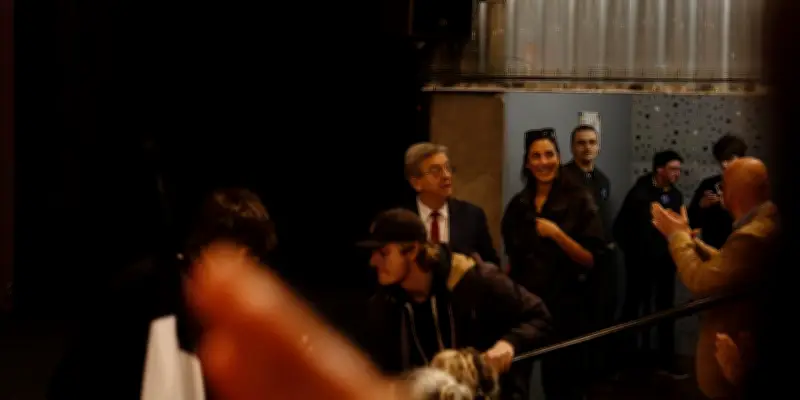 Présidentielle 2027 : Mélenchon en meeting à Saint-Denis pour unir la gauche