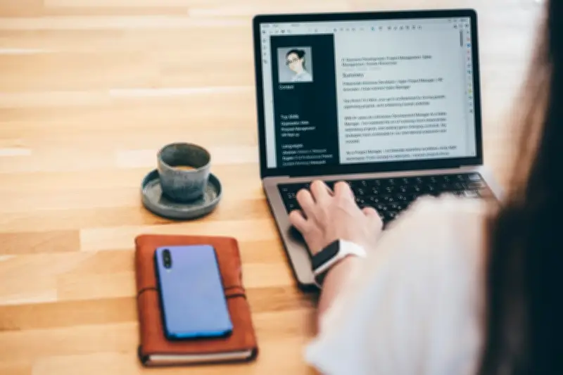 Recherche d'emploi à l'ère de l'IA : 10 commandements pour réussir