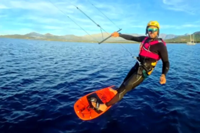 Record pulvérisé : Saint-Tropez-Calvi en kitefoil solitaire en moins de 4 heures