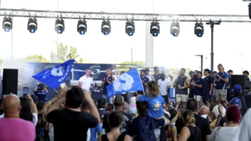 Retour triomphal des supporters du MHR à Montpellier après la finale