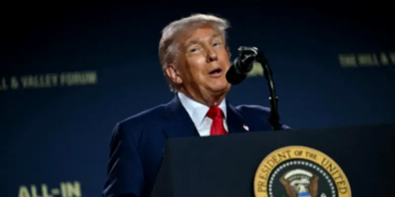 Régulation de l'IA : Trump trouve un compromis entre base MAGA et tech