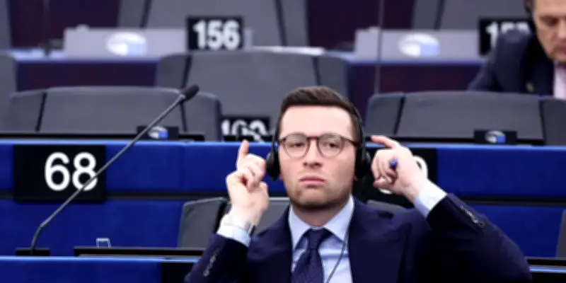 RN enrichit l'extrême droite radicale via le Parlement européen