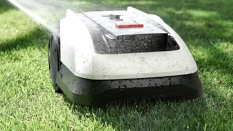 Robot tondeuse Ecovacs Goat à 699€ sur Amazon : une offre à saisir