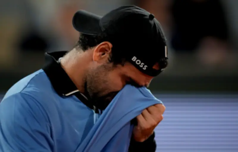 Roland-Garros : Berrettini abandonne en quarts, blessé à la hanche
