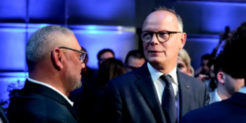 À Saint-Brieuc, un apéro en visio avec Édouard Philippe dans un appartement de la réunion géante