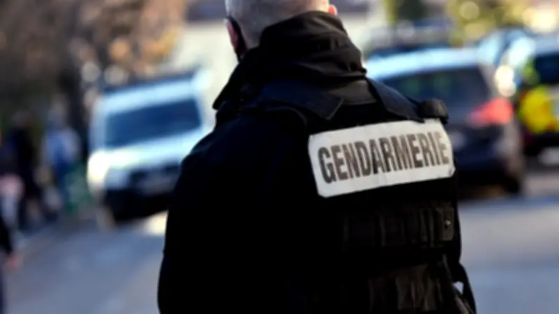 Saint-Gilles : ancien militaire retranché, piège ses portes, GIGN mobilisé