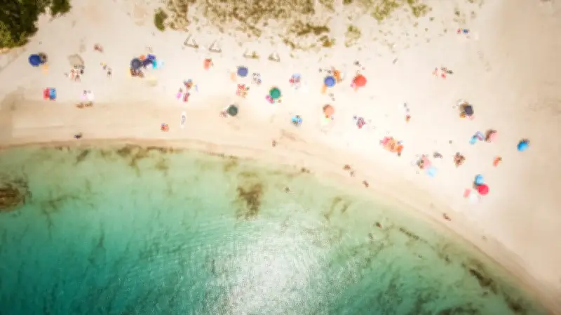 Sardaigne : interdiction des parasols pour les 10-65 ans sur certaines plages