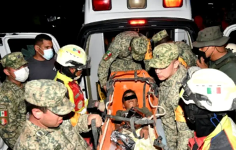 Sauvetage miraculeux au Venezuela : père et fils extraits des décombres après 4 jours